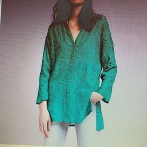 Anthro Akemi + Kin green Abecos eyelet lace tunic